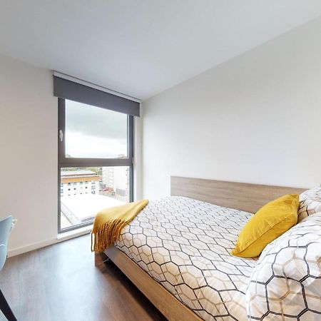 Private Bedrooms With Shared Kitchen, Studios And Apartments At Canvas Glasgow Near The City Centre For Students Only Extérieur photo